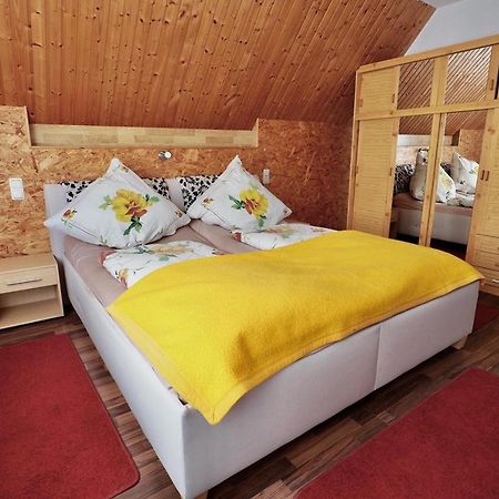 Ferienhaus Neumann - Ein Ganzes Haus Fuer Ihren Urlaub! Hessenburg エクステリア 写真