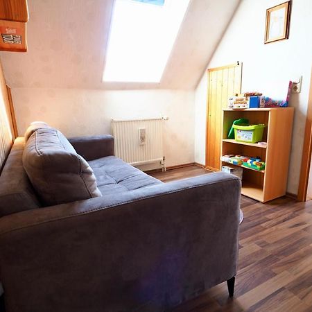 Ferienhaus Neumann - Ein Ganzes Haus Fuer Ihren Urlaub! Hessenburg エクステリア 写真
